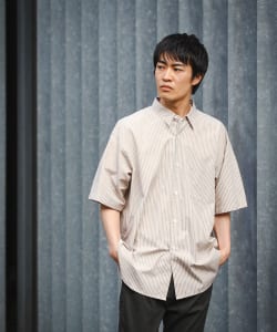イージーフィット ストライプ レギュラーカラー シャツ
