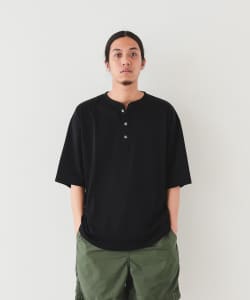 BEAMS / ルーズフィット ヘンリーネック Tシャツ