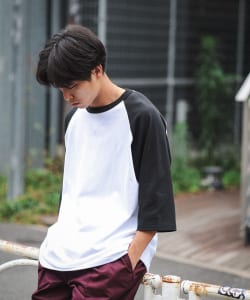ルーズフィット ベースボール Tシャツ