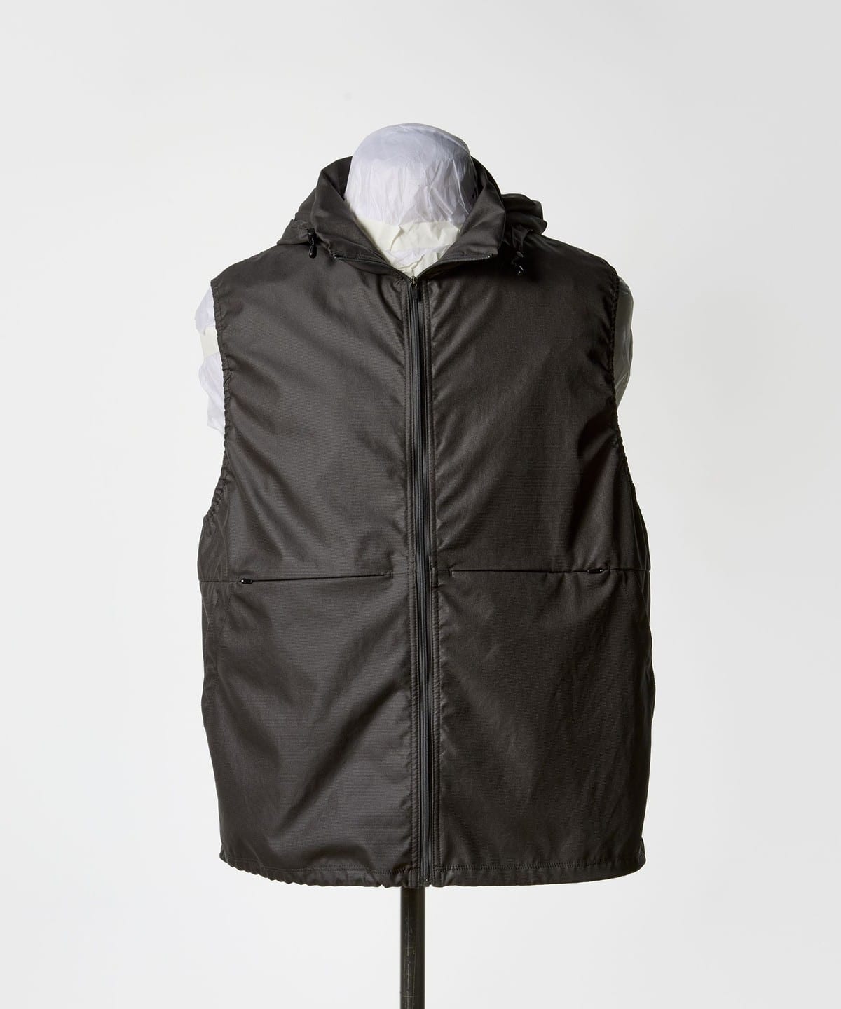 【ショップ限定商品】『the A』 / COOL DOTS(R)Vest トップス MEN CHARCOAL. G M 【ショップ限定商品】『the A』 / COOL DOTS(R)Vest トップス MEN CHARCOAL. G M