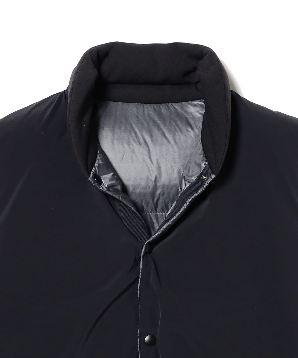 BEAMS（ビームス）Scye / Nylon Reversible Down Vest（ブルゾン