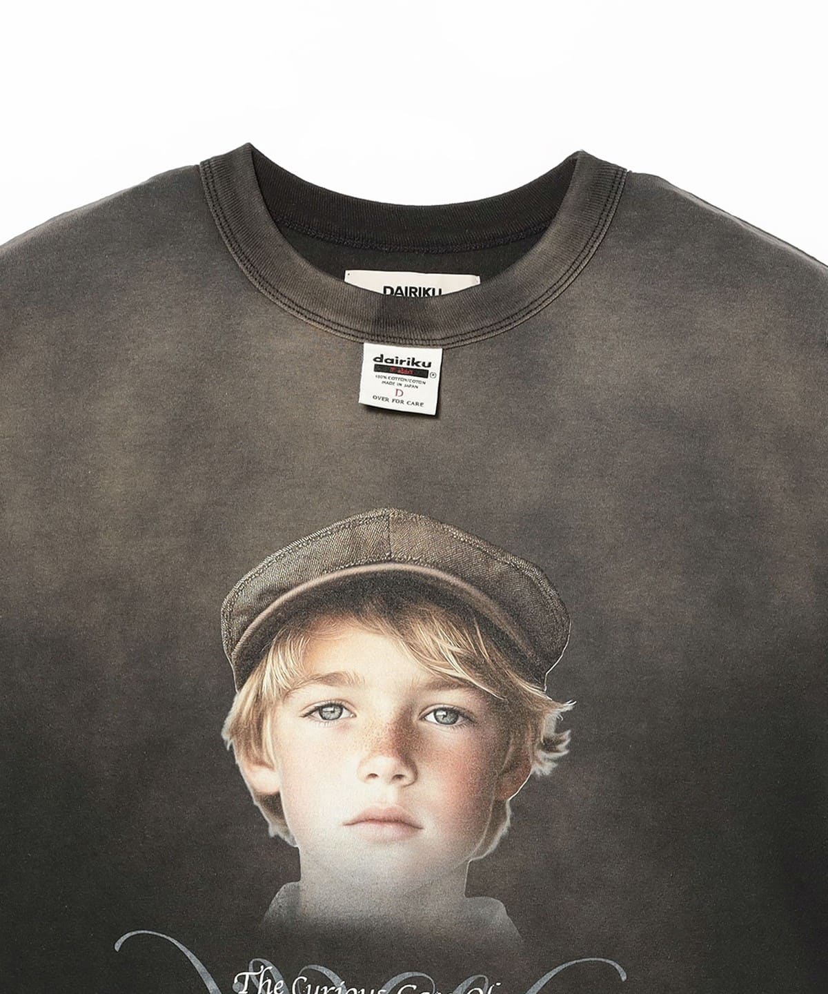 BEAMS（ビームス）DAIRIKU / BUTTON EYE DOLL SUNBURN H-S TAG TEE（T 