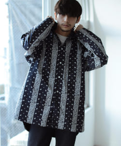 ▲BEAMS / バンダナ柄 ルーズフィット フードシャツ
