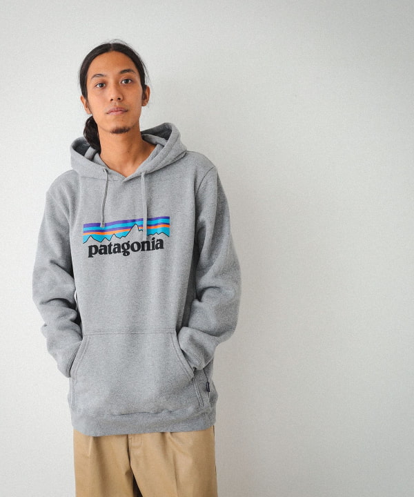 BEAMS（ビームス）patagonia / P-6 ロゴ アップライザル フーディ ...