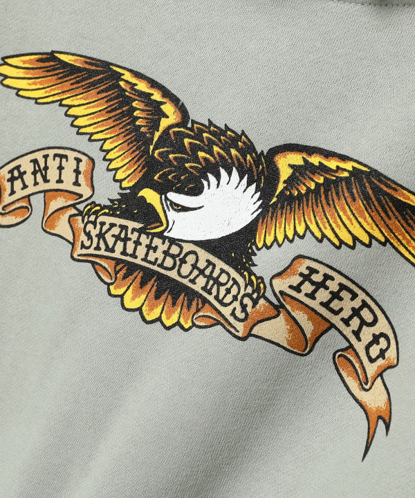 BEAMS（ビームス）ANTI HERO / Basic Eagle Hoodie Dusty Sage