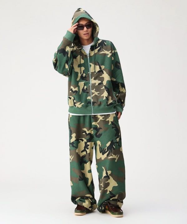 【別注】Champion / リバースウィーブ（R）カモ フルジップ パーカー 便利なフロントのカンガルーポケット【Model：179cm Size：L】
