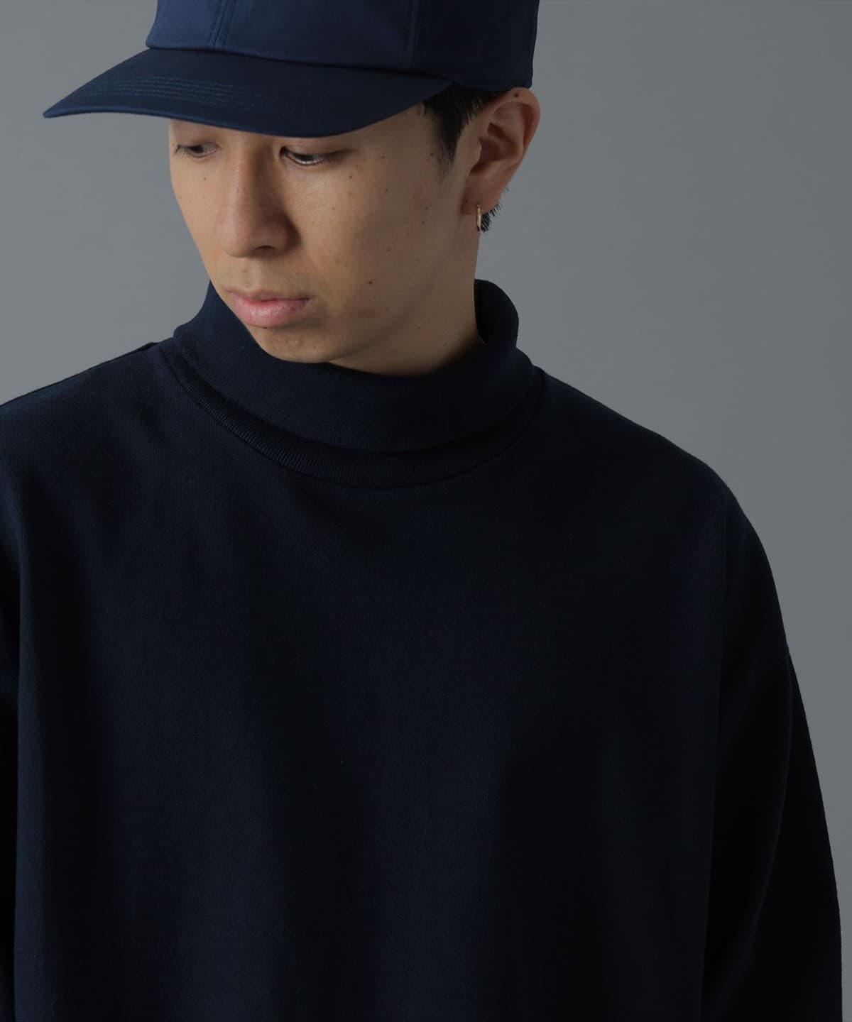 重磅平織 高領上衣