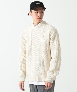 ▲BEAMS / ケーブル編み クルーネックニット