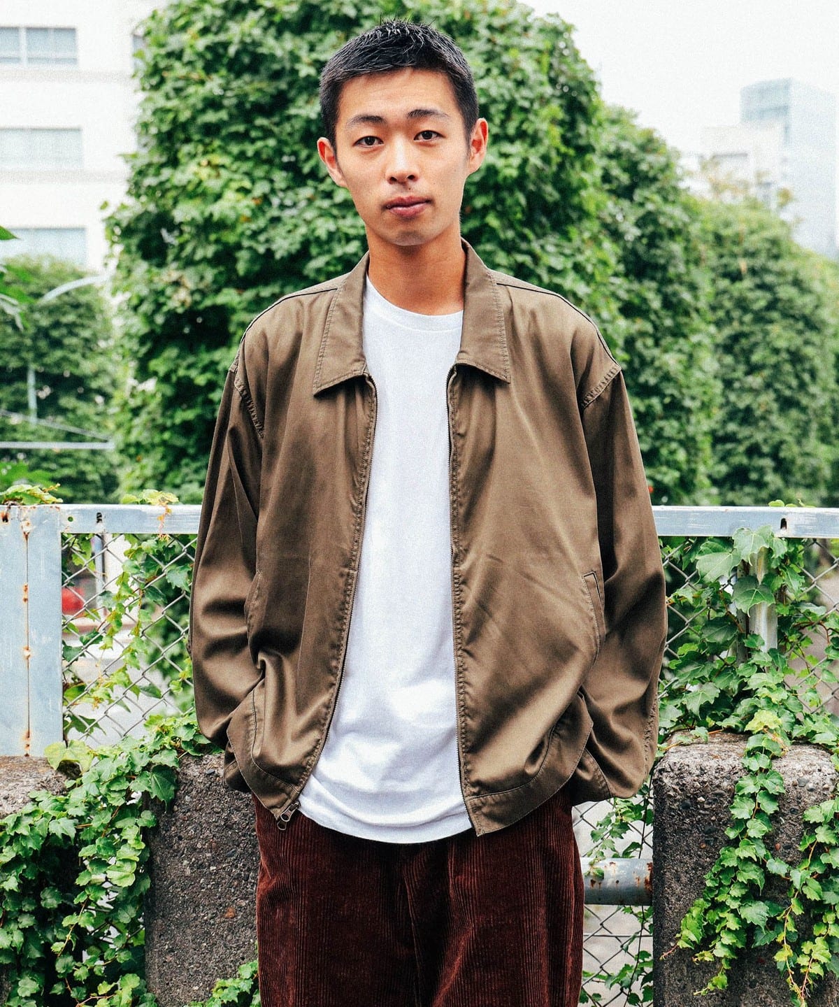 包装無料 【NAVY】BEAMS / ブロークンツイル ジップブルゾン その他