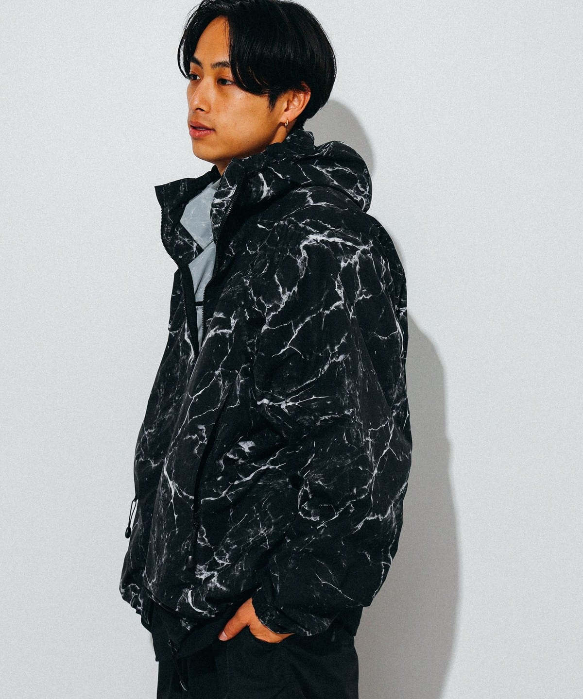 BEAMS プリント ジップアップ フーディ BEAMS（ビームス）撥水 総柄プリント ジップアップ フーディ（ブルゾン
