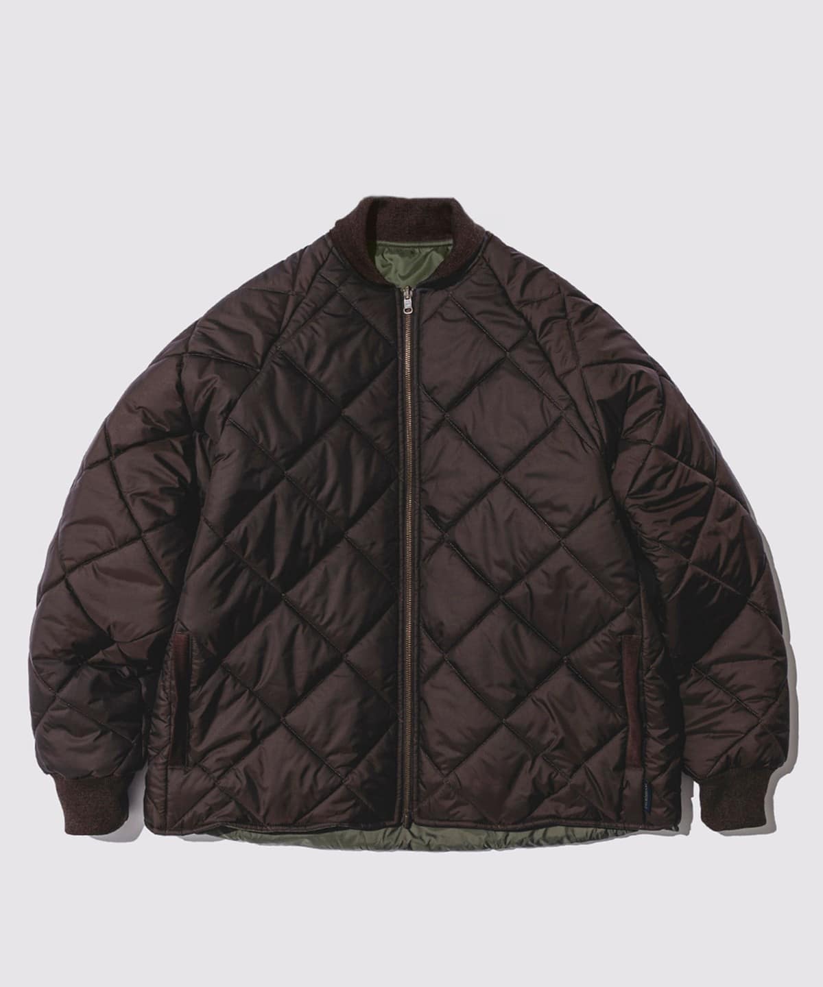 BEAMS（ビームス）【別注】LAVENHAM / REVERSIBLE QUILTED BOMBER（ブルゾン ブルゾン）通販｜BEAMS