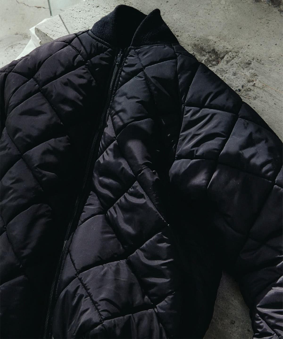 BEAMS（ビームス）【別注】LAVENHAM / REVERSIBLE QUILTED BOMBER