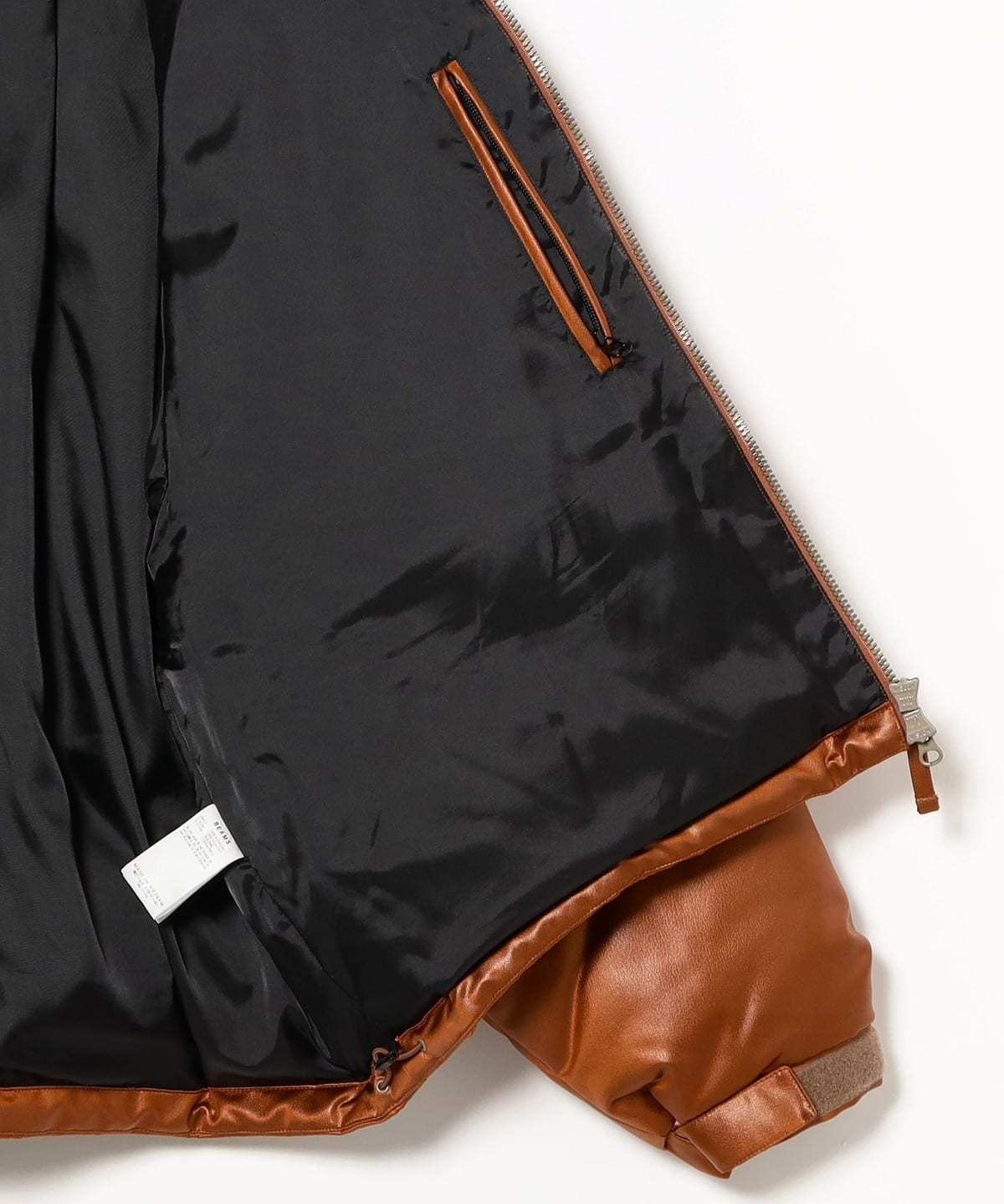 BEAMS Wide Short Fit Leather Look Down Blouson (Blouson Down