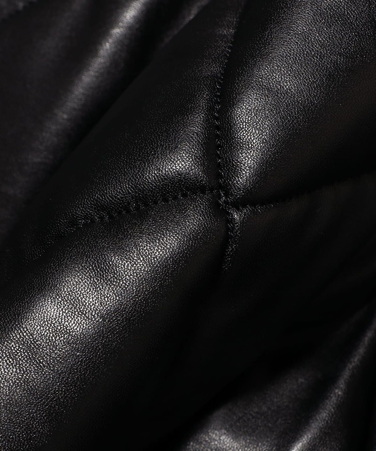 BEAMS（ビームス）【別注】LAVENHAM / QUILTED BOMBER JACKET