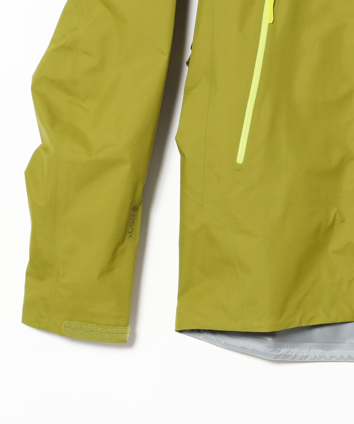 限定ARC'TERYX × BEAMS別注 BETA SL M カーキ 名作 ARC'TERYX × BEAMS 別注 BETA SL S 15 カーキ - メルカリ