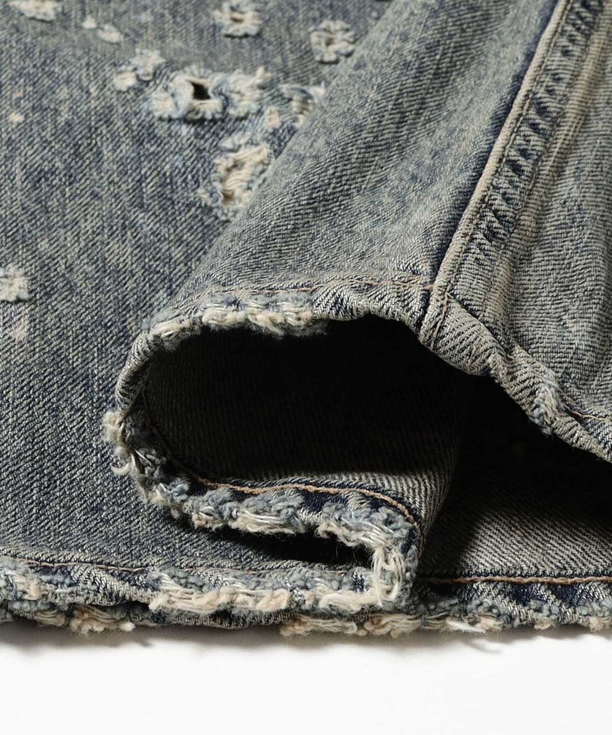 BEAMS（ビームス）DAIRIKU / Damage Straight Denim Pants（パンツ 