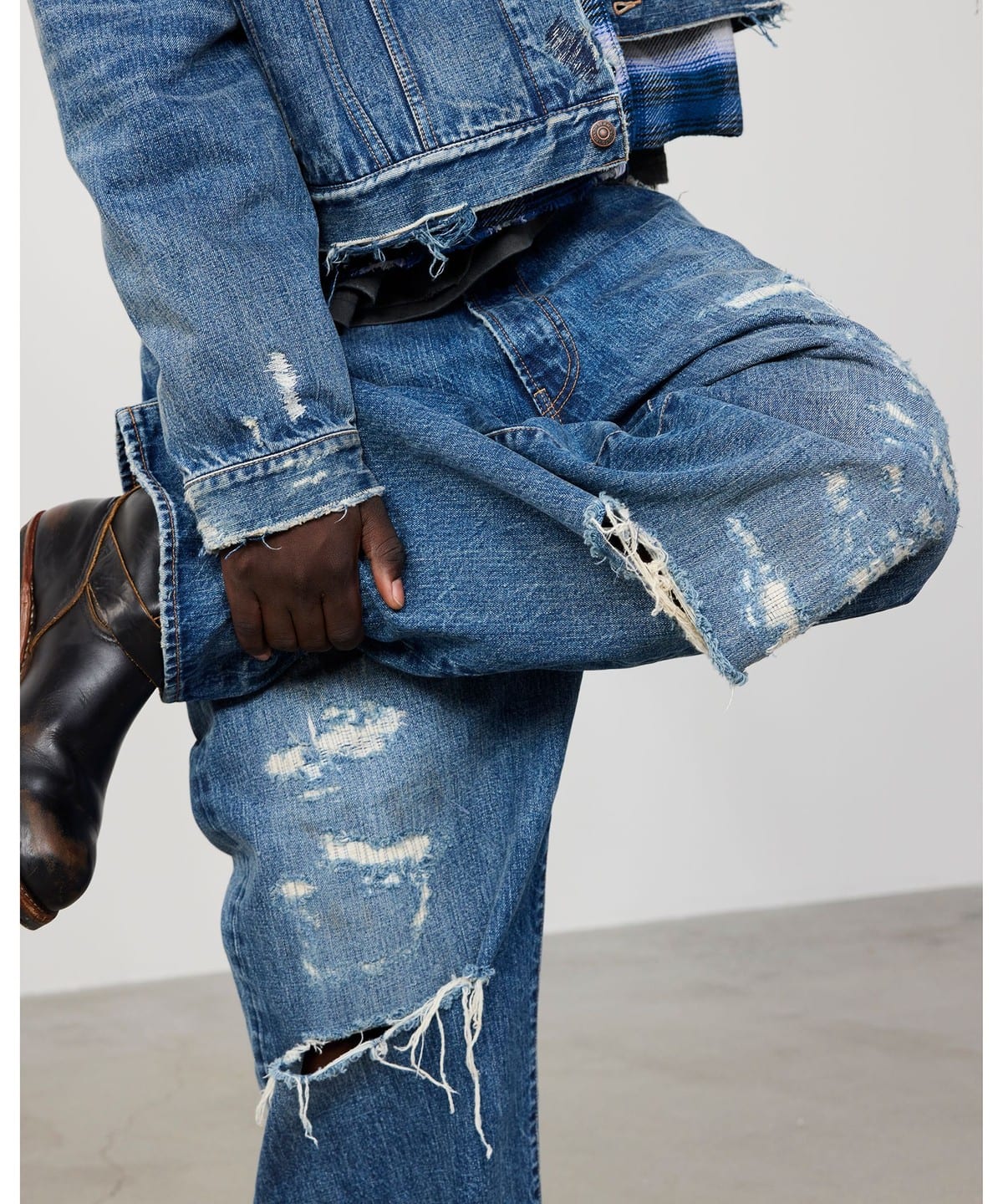 即完品 24ss BEAMS cropped denim pants 5ポケット BEAMS（ビームス）5 Pockets Damage Denim Pants（パンツ デニムパンツ