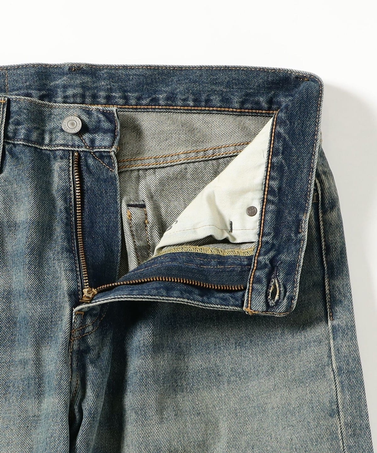 Barbour x Levi's 568 ストレートデニム 32 LEVI'S X BARBOUR 568 JEANS | Uncrate Supply