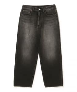 宽松直筒牛仔裤