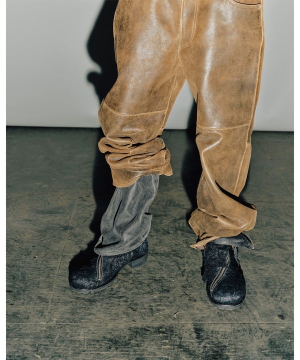 FUTURE ARCHIVE / LEATHER PANTS