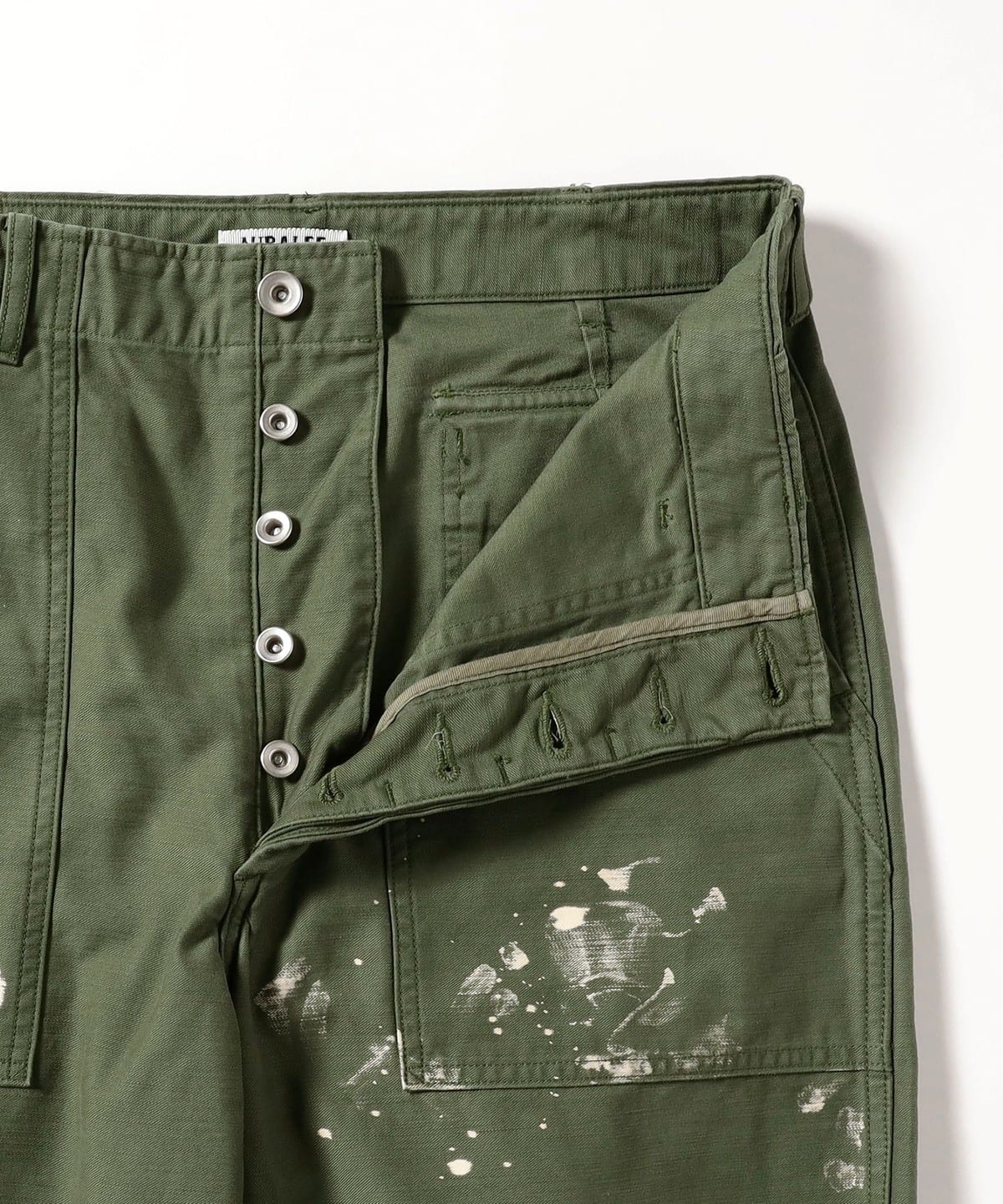 BEAMS（ビームス）AURALEE / WASHED BAGGY SATIN BLEACHED BAKER