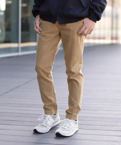 ▲BEAMS / モールスキン ストレッチ テーパード パンツ
