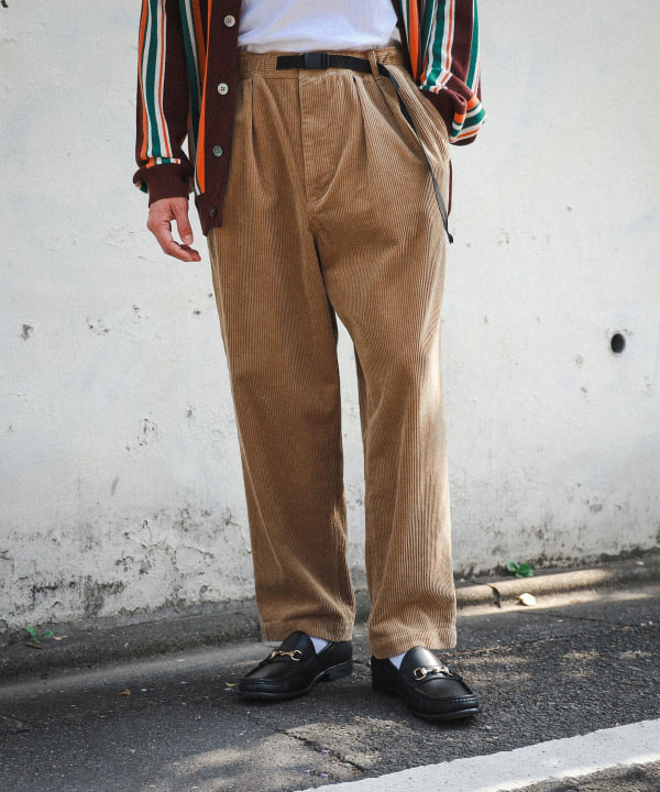 BEAMS BEAMS / Webbing Baggy Tapered Corduroy Pants (BEAMS Casual