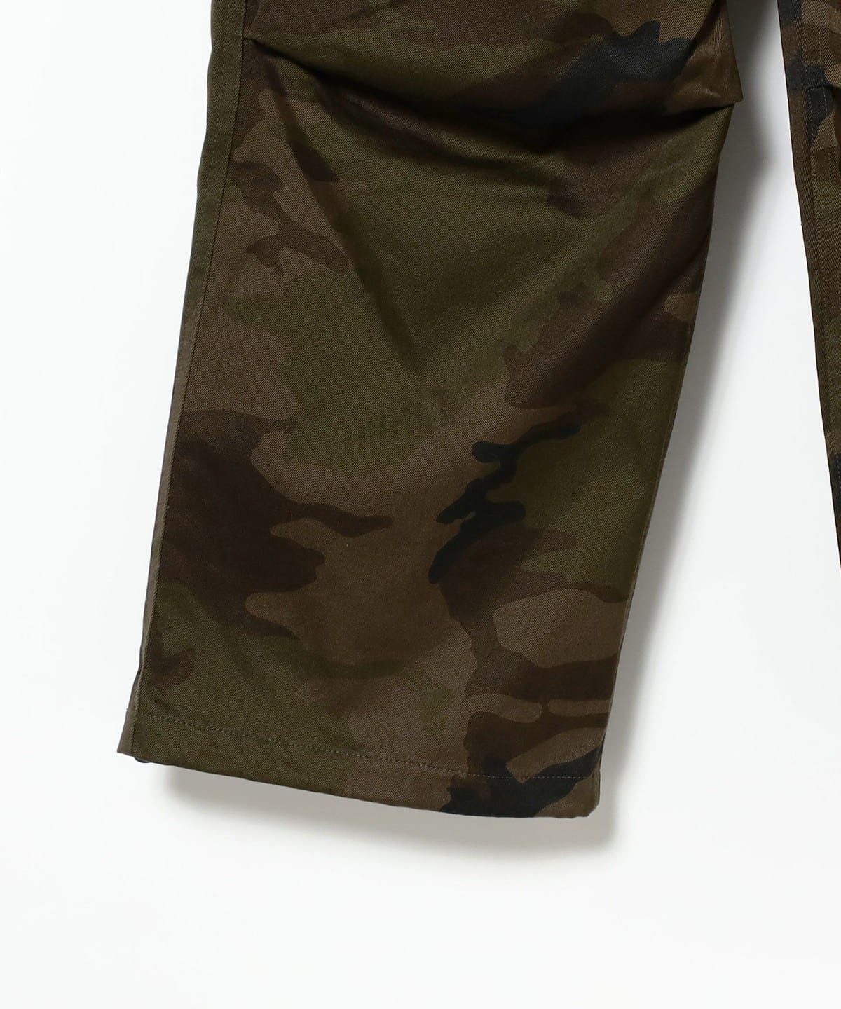 BEAMS（ビームス）【別注】Gramicci / カモ オーバーパンツ（パンツ