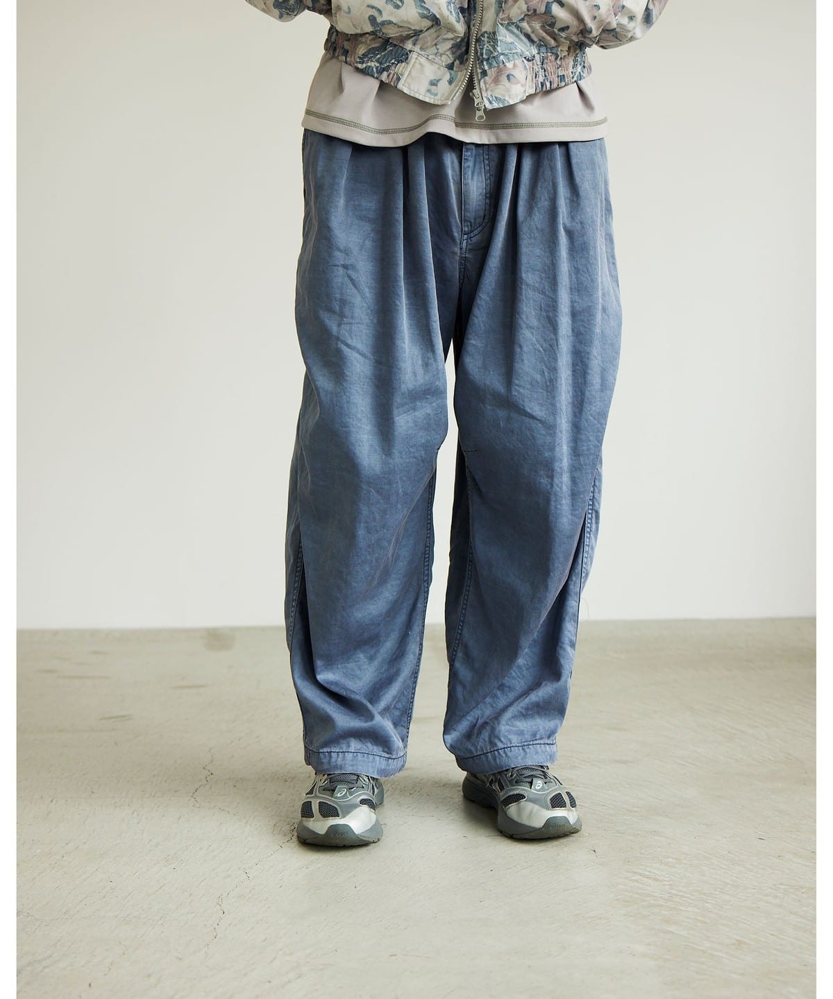 バルーン イージー パンツ パンツ MEN FADE BLUE S バルーン イージー パンツ パンツ MEN FADE BLUE S