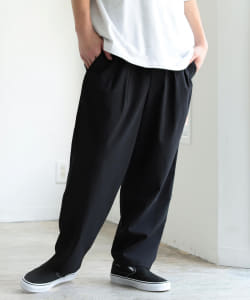 BEAMS / 2プリーツ テーパード アンクル パンツ