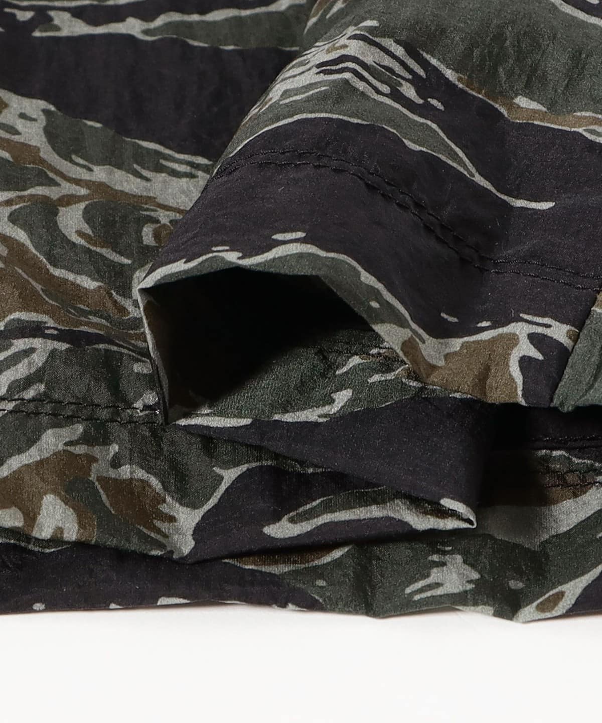 BEAMS（ビームス）【別注】TEATORA / WALLET PANTS RESORT HOVERLAYER