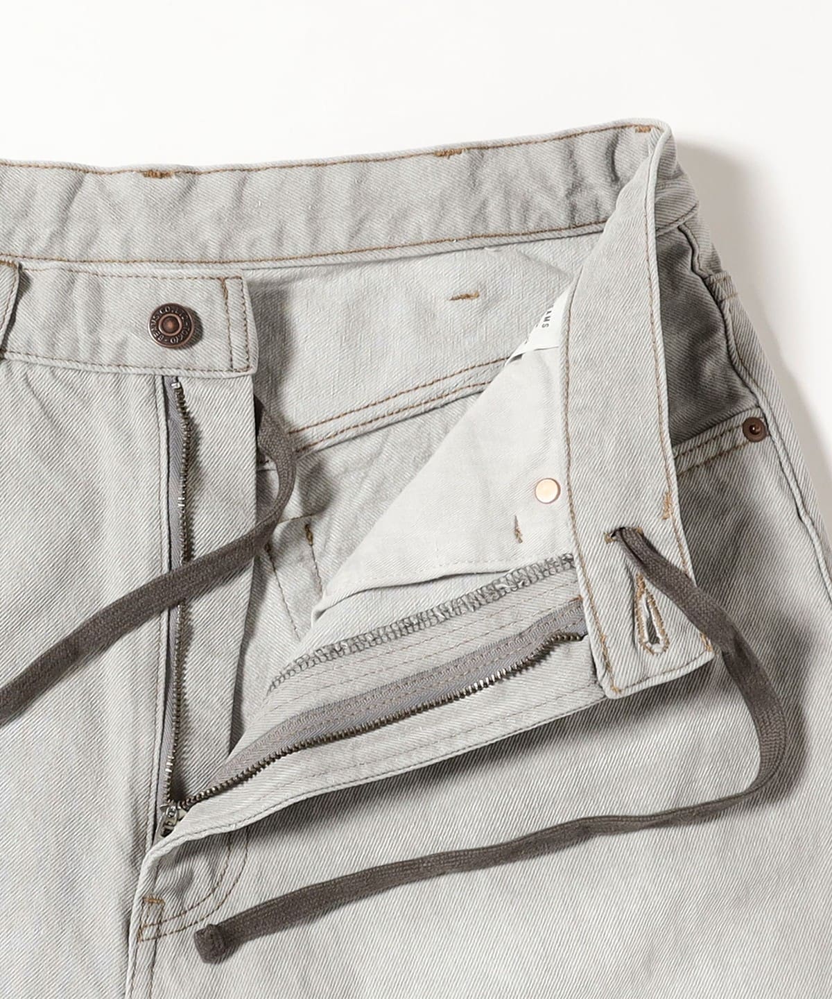 BEAMS（ビームス）ダメージ デニムショートパンツ【ワイドストレート