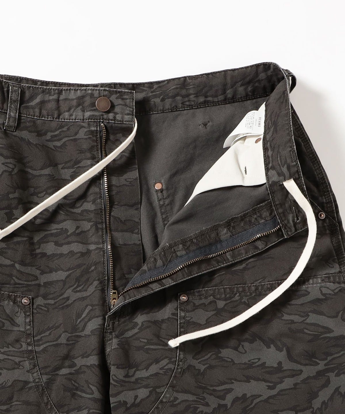 BEAMS Print Double Knee Shorts (pants BEAMS shorts) available