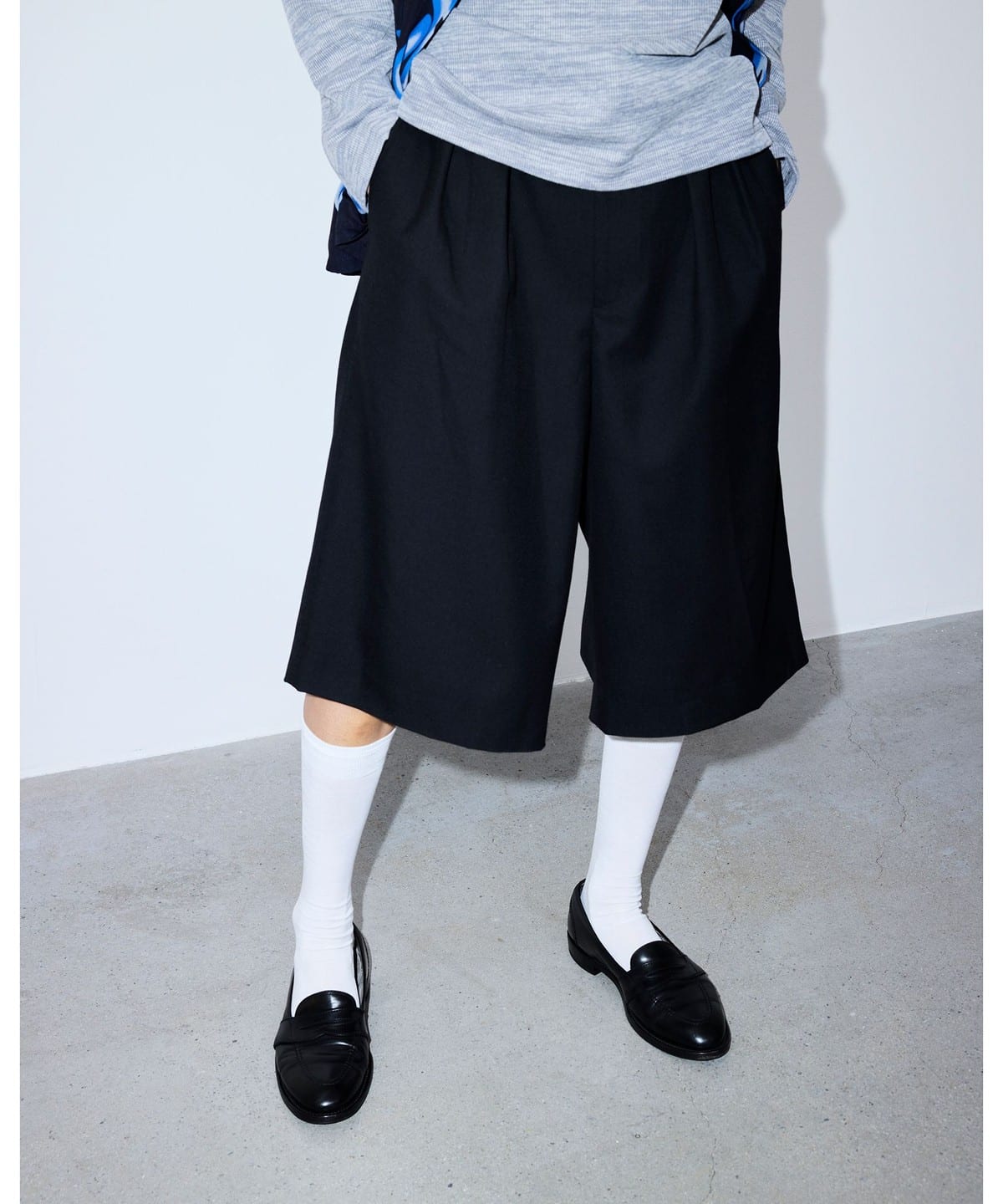 BEAMS（ビームス）【ワイドストレートフィット】ショート スラックス