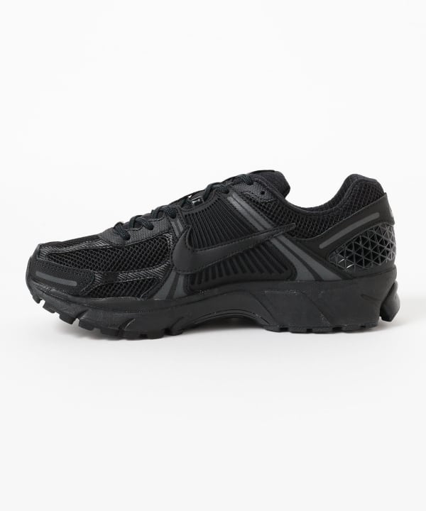 BEAMS（ビームス）NIKE / Zoom Vomero 5 Black（シューズ スニーカー