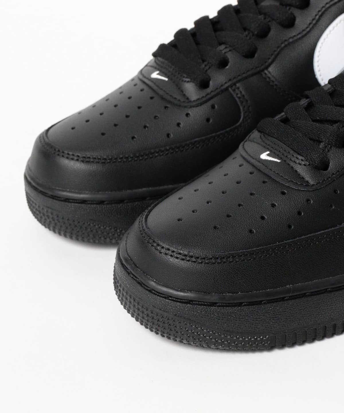 BEAMS（ビームス）NIKE / エア フォース 1 '07 BLACK/WHITE