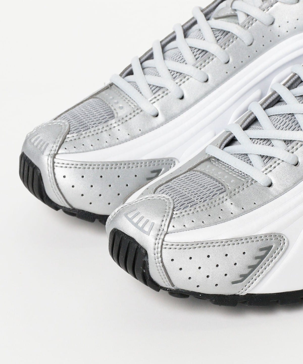 BEAMS(ビームス)NIKE / Shox R4(シューズ スニーカー)通販 BEAMS(ビームス)NIKE / Shox R4(シューズ スニーカー)通販