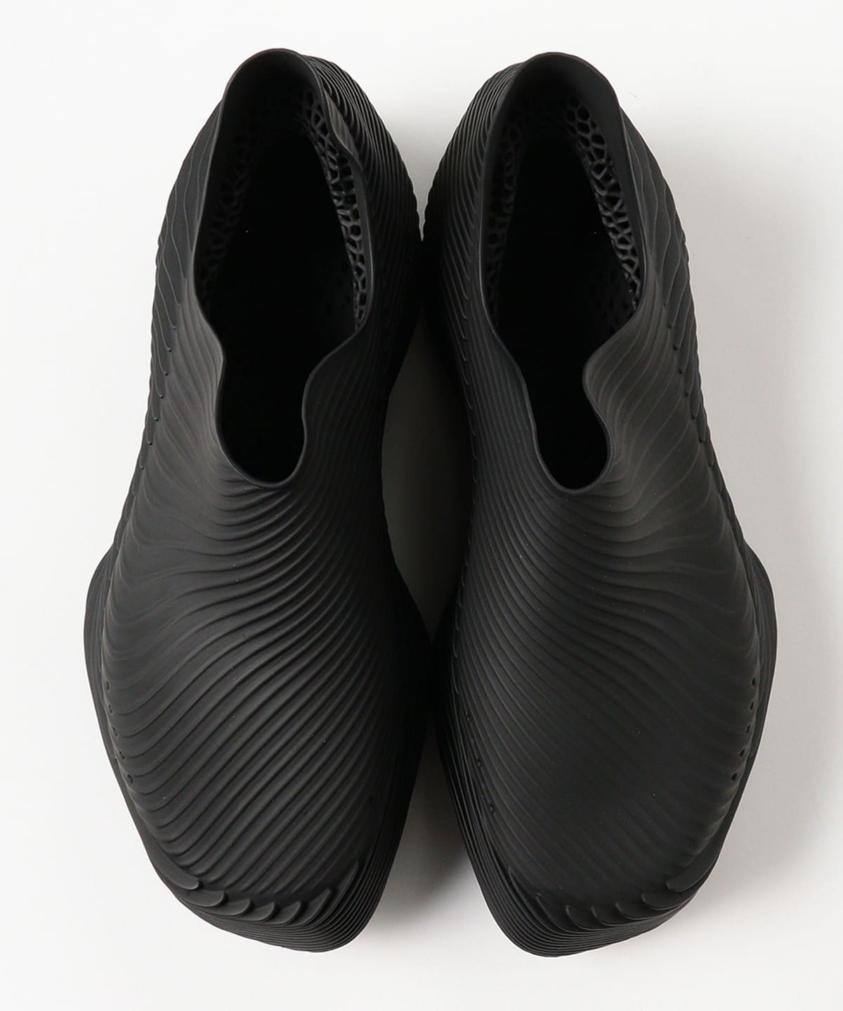 BEAMS(ビームス)ALIVE FORM / STRATUM RUNNER(シューズ BEAMS(ビームス)ALIVE FORM / STRATUM RUNNER(シューズ