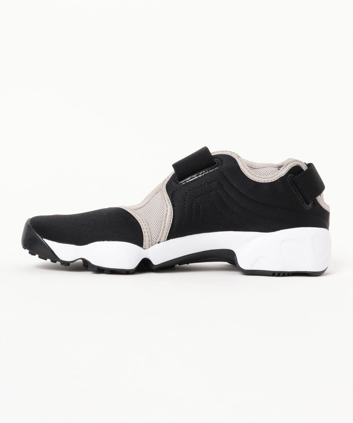 BEAMS（ビームス）NIKE / Air Rift “BLACK/PICANTE RED-COLLEGE