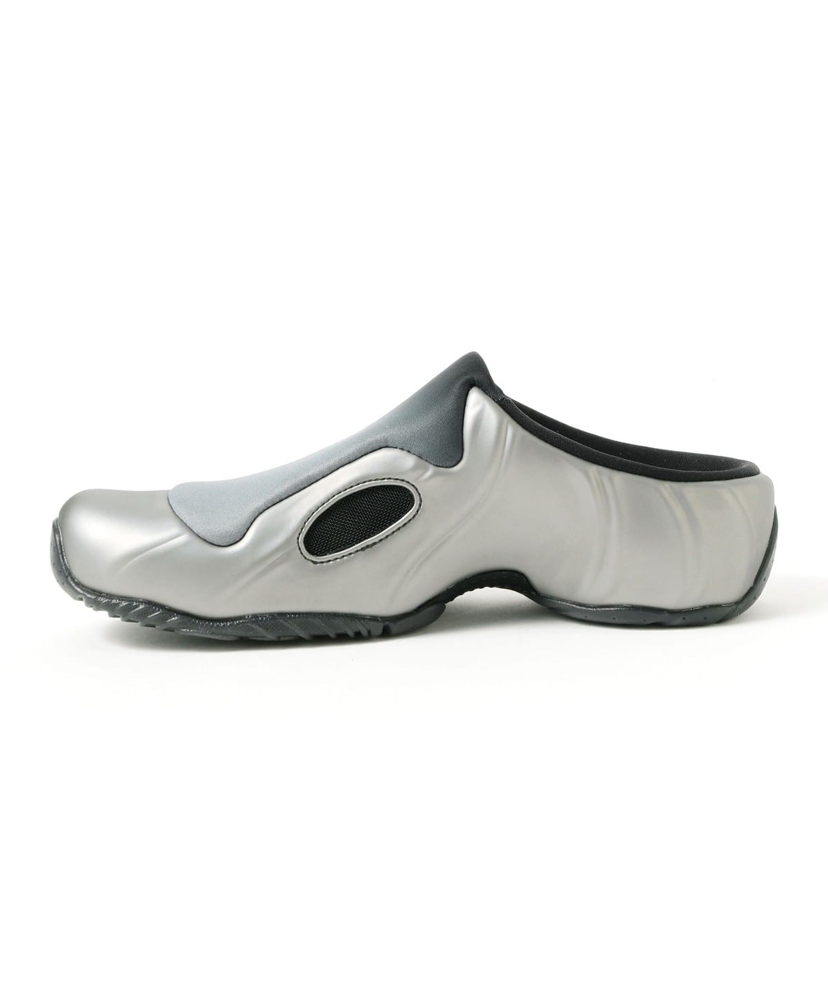 靴 NIKE CLOG POSITE silver BEAMS（ビームス）NIKE / CLOG POSITE（シューズ サンダル）通販｜BEAMS