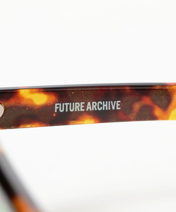 FUTURE ARCHIVE / PILOT GLASS