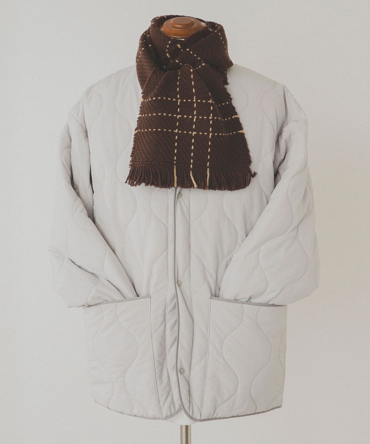 THOM BROWNE. 編み込みマフラー グレー アイボリー THOM BROWNE. 編み込みマフラー グレー アイボリー THOM BROWNE