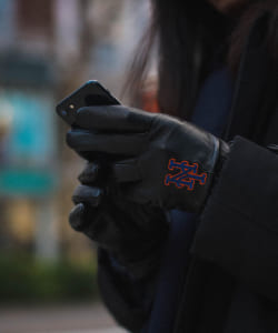 ▲INFIELDERDESIGN × BEAMS / 別注 MLB Leather Globe（タッチパネル対応）