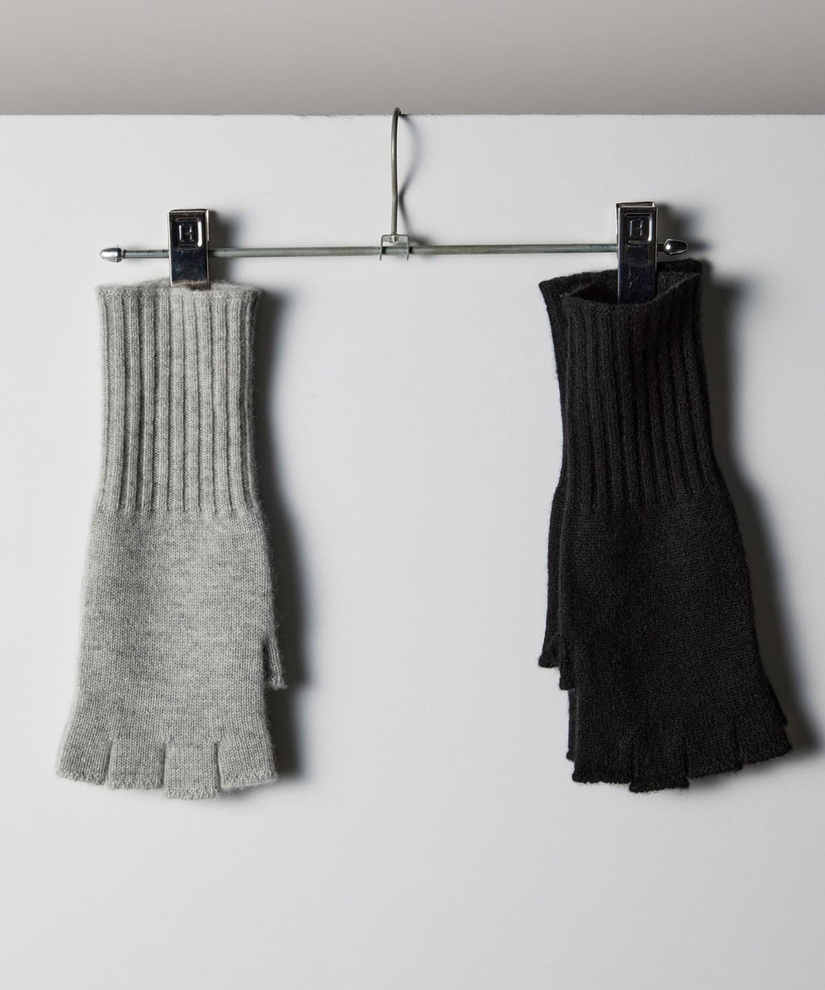 BEAMS（ビームス）【ショップ限定】the A / Cashmere Fingerless