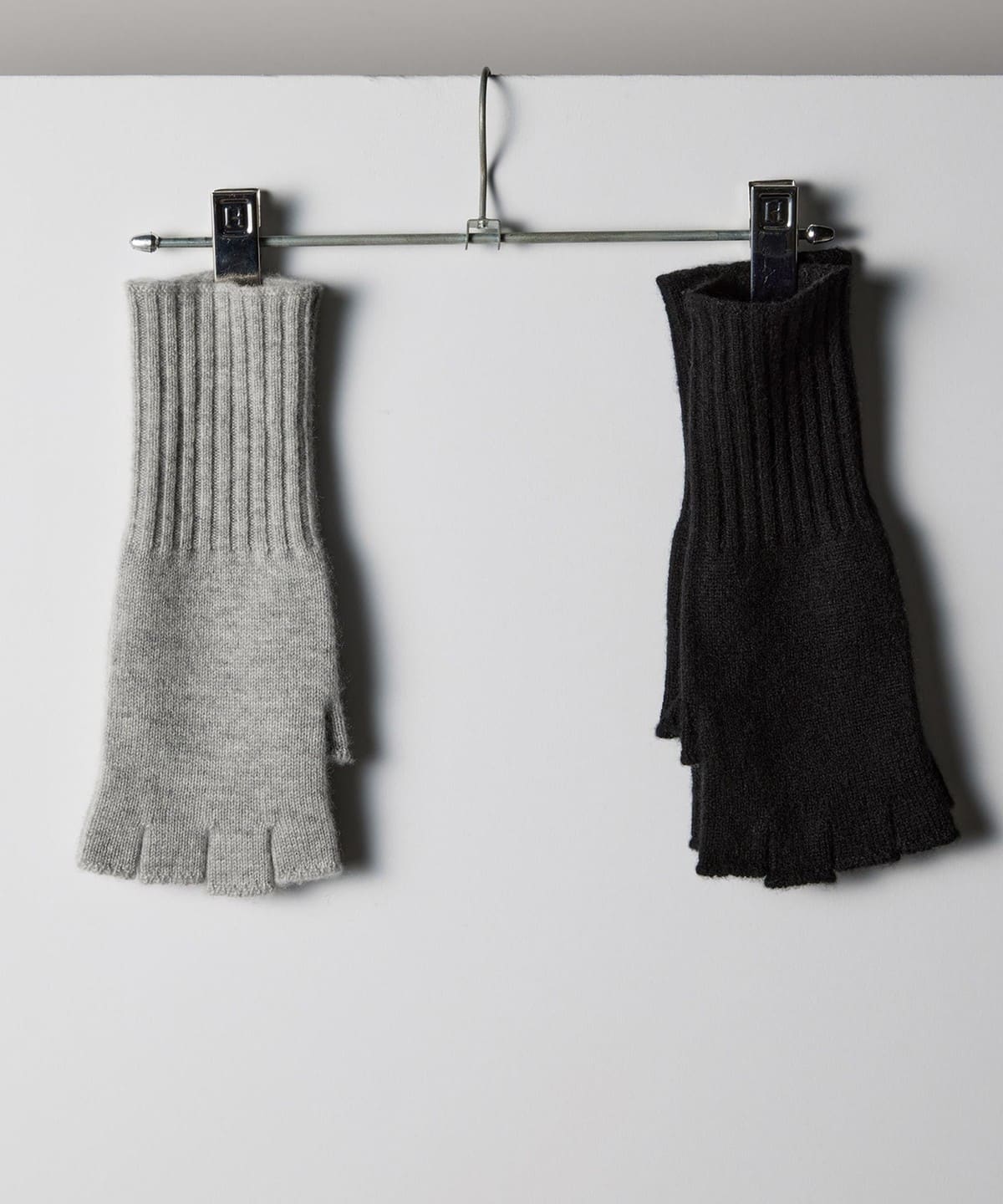 定価19800円　新品　店舗限定　BEAMS the A カシミヤ　グローブ BEAMS（ビームス）the A / Cashmere Fingerless Gloves（ファッション