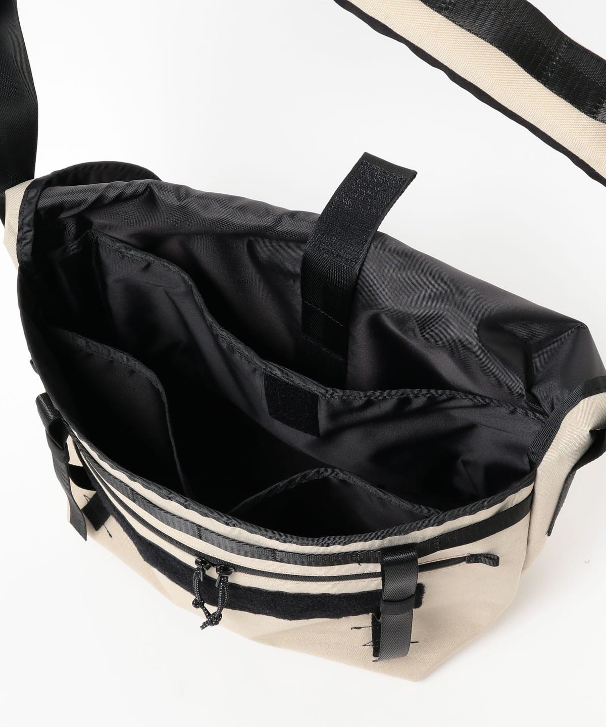 BEAMS（ビームス）CACT'A / GRECO MESSENGER BAG M（バッグ 