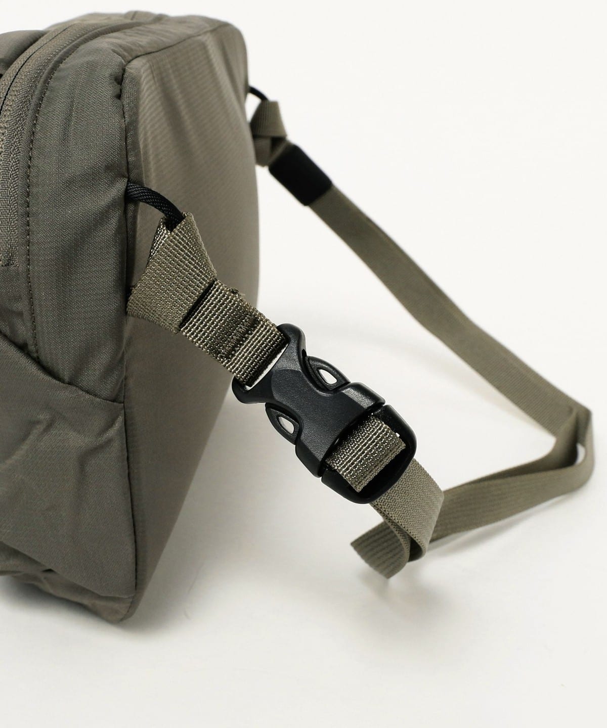BEAMS（ビームス）ARC'TERYX / Heliad Crossbody（バッグ サコッシュ