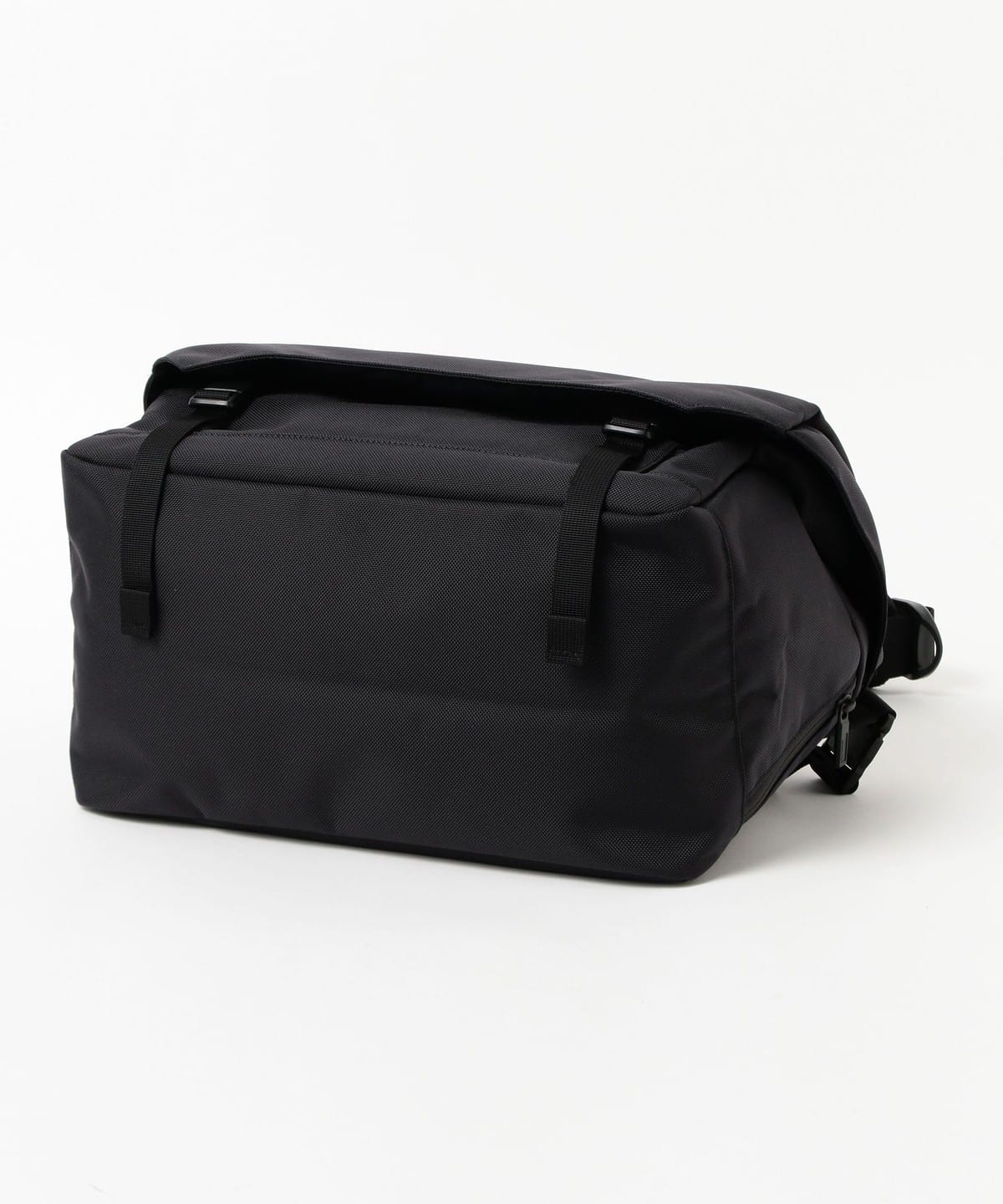 BEAMS（ビームス）MONOLITH / SHOULDER PRO FLAP M（バッグ ショルダー