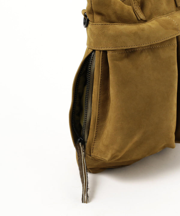 BEAMS SLOW × BEAMS / 別注1973 HELMET BAG NUBUCK LEATHER S（包包托