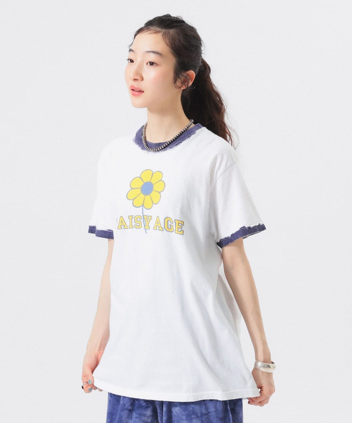 FEED1_main-560x700.jpg